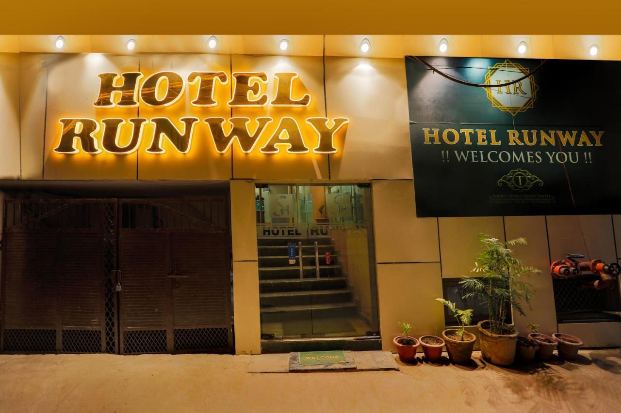 Airport Hotel Runway 뉴델리 외부 사진